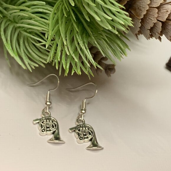 French Horn Earring, Orchestra Earring, Band Earring, Music Earring, Instrument - Picture 5 of 6